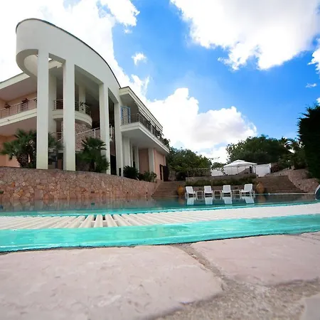 Albertina Exclusive לינה וארוחת בוקר 4*