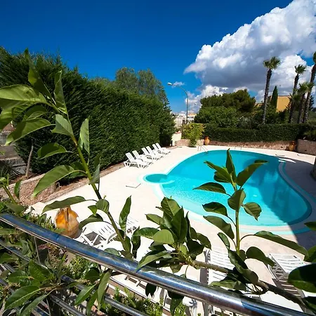 Albertina Exclusive Parabita